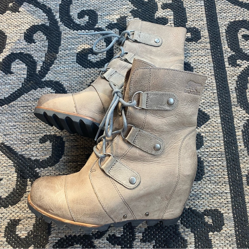Sorel Joan of Arctic Wedge II Boot Lace Up Bootie in Dark Fog size 7.5